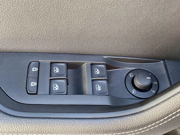 Škoda Superb Combi 2.0 TDI DSG Style - foto 20