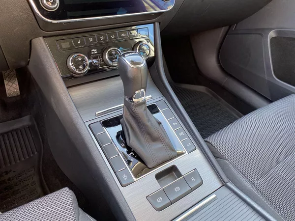 Škoda Superb Combi 2.0 TDI DSG Style - foto 26