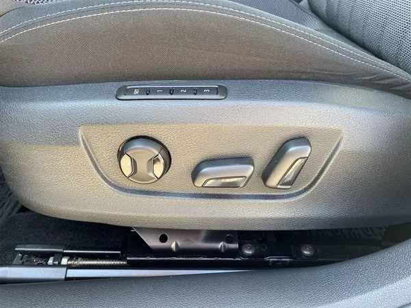 Škoda Superb Combi 2.0 TDI DSG Style - foto 27