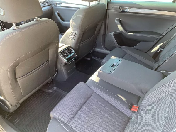 Škoda Superb Combi 2.0 TDI DSG Style - foto 7