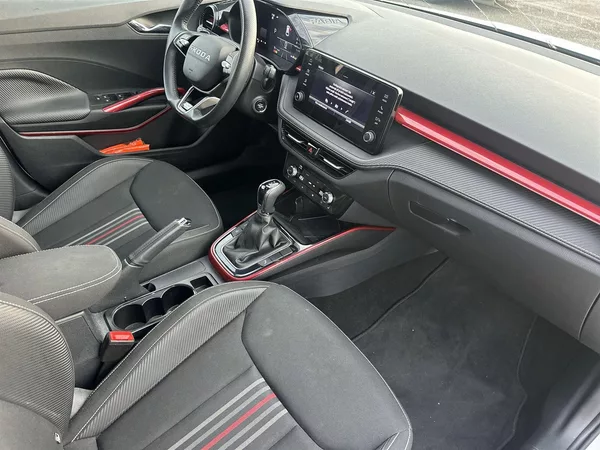 Škoda Fabia 1.0 TSI DSG Monte Carlo - foto 10