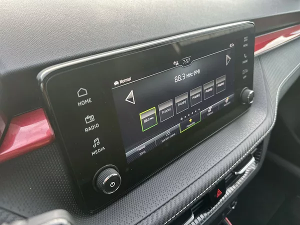 Škoda Fabia 1.0 TSI DSG Monte Carlo - foto 14