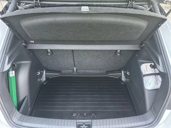 Škoda Fabia 1.0 TSI DSG Monte Carlo - foto 28