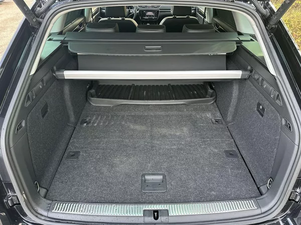 Škoda Superb Combi 2.0 TDI DSG L&K - foto 34