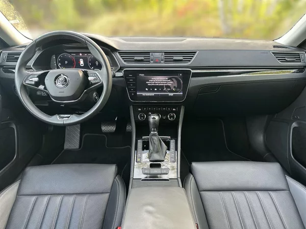 Škoda Superb Combi 2.0 TDI DSG L&K - foto 5