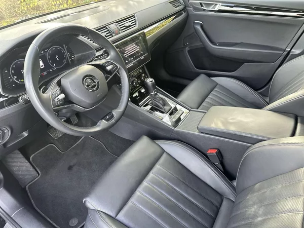 Škoda Superb Combi 2.0 TDI DSG L&K - foto 8