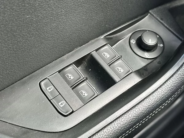 Škoda Superb Combi 2.0 TSI DSG L&K - foto 19
