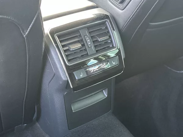 Škoda Superb Combi 2.0 TSI DSG L&K - foto 26