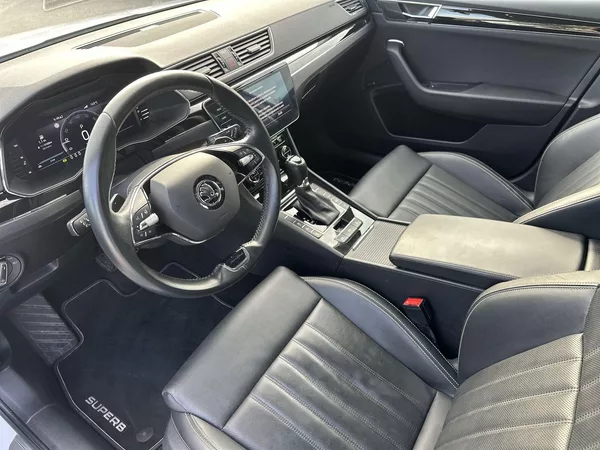 Škoda Superb Combi 2.0 TSI DSG L&K - foto 6