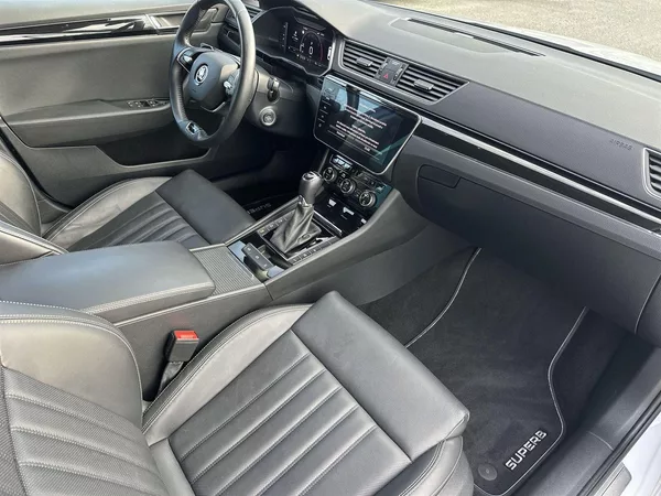 Škoda Superb Combi 2.0 TSI DSG L&K - foto 8