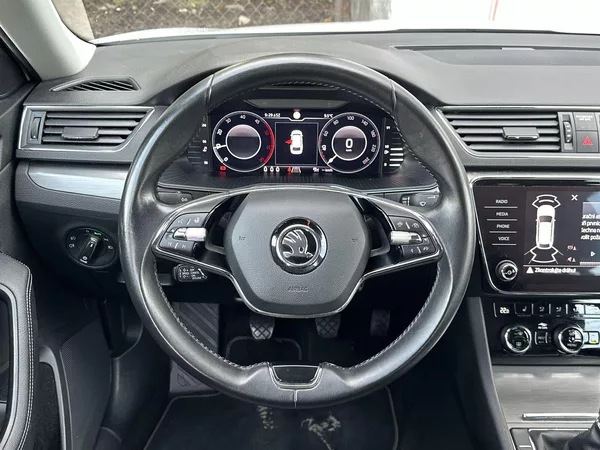 Škoda Superb Combi 2.0 TDI Style - foto 10