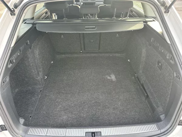 Škoda Superb Combi 2.0 TDI Style - foto 28