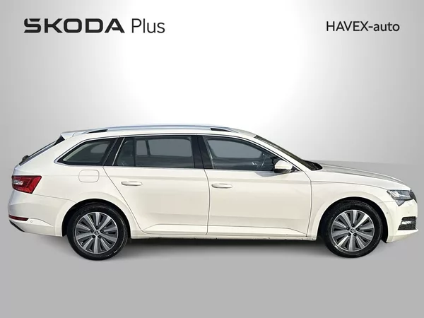 Škoda Superb Combi 2.0 TDI Style - foto 31
