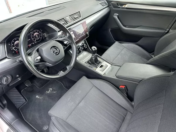Škoda Superb Combi 2.0 TDI Style - foto 6