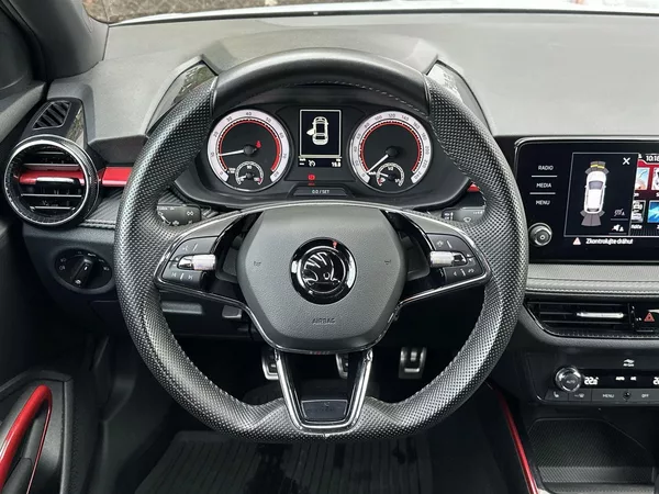 Škoda Fabia 1.0 TSI Monte Carlo - foto 10