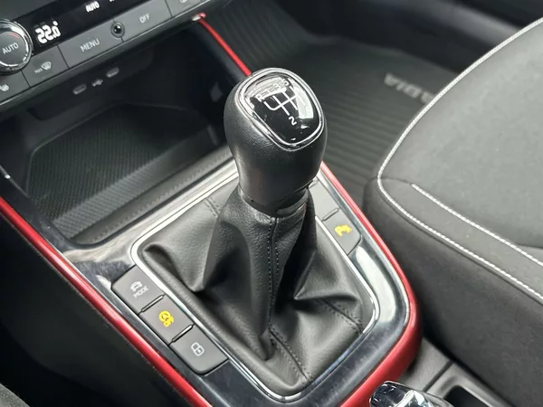 Škoda Fabia 1.0 TSI Monte Carlo - foto 16