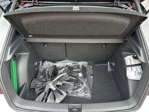 Škoda Fabia 1.0 TSI Monte Carlo - foto 28