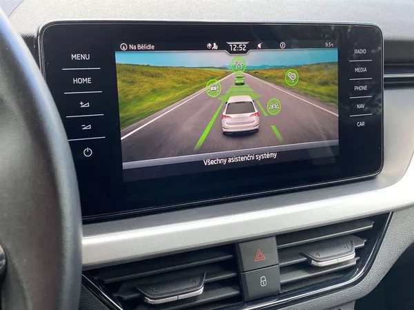Škoda Scala 1.0 TSI DSG Ambition - foto 14