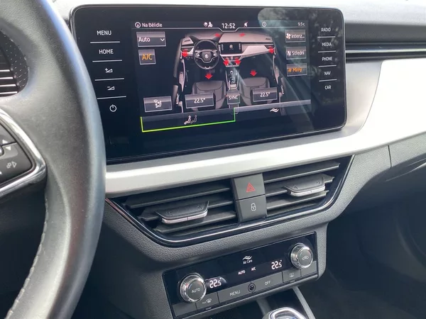 Škoda Scala 1.0 TSI DSG Ambition - foto 17