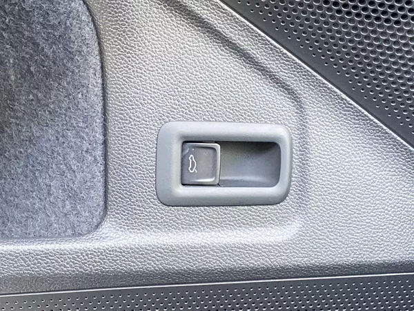 Škoda Superb Combi 2.0 TDI 4x4 DSG L&K - foto 26