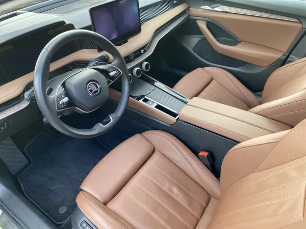 Škoda Superb Combi 2.0 TDI 4x4 DSG L&K - foto 6