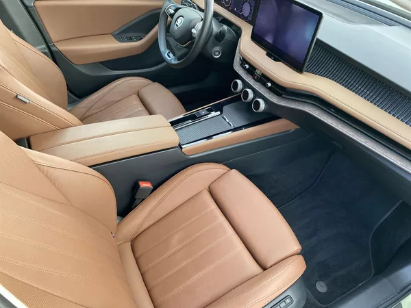 Škoda Superb Combi 2.0 TDI 4x4 DSG L&K - foto 8