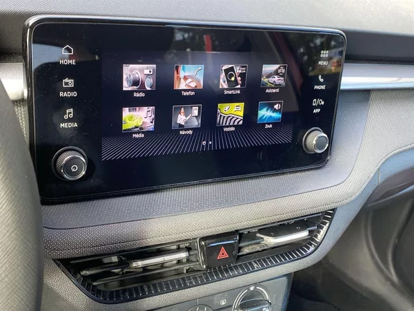 Škoda Fabia 1.0 TSI Selection - foto 13