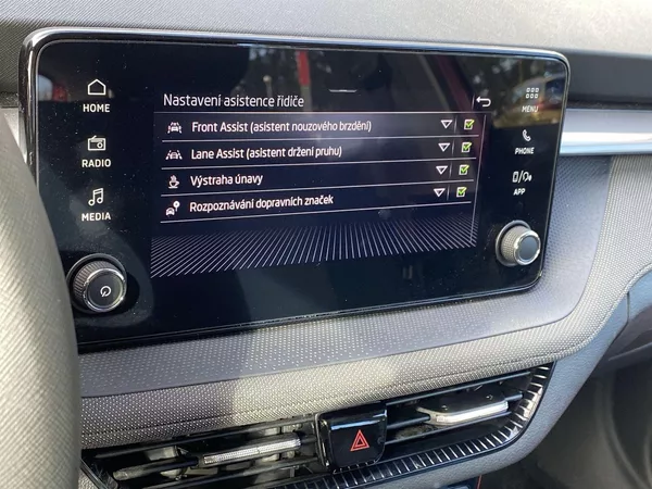 Škoda Fabia 1.0 TSI Selection - foto 15