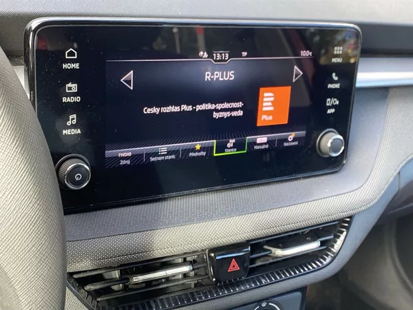 Škoda Fabia 1.0 TSI Selection - foto 16