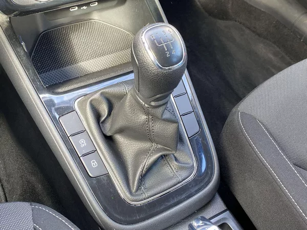 Škoda Fabia 1.0 TSI Selection - foto 18