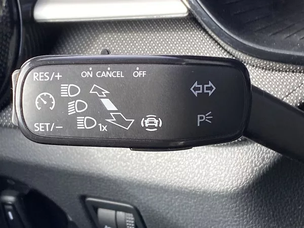 Škoda Fabia 1.0 TSI Selection - foto 20
