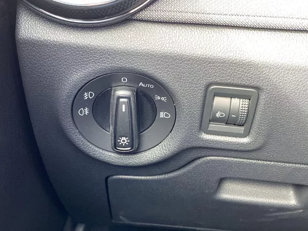 Škoda Fabia 1.0 TSI Selection - foto 22