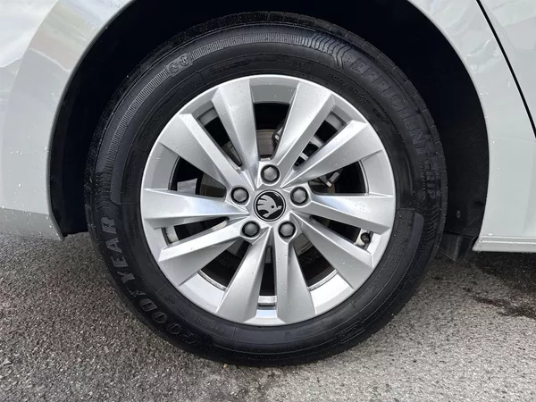 Škoda Octavia Combi 1.5 TSI M-HEV DSG Select - foto 29