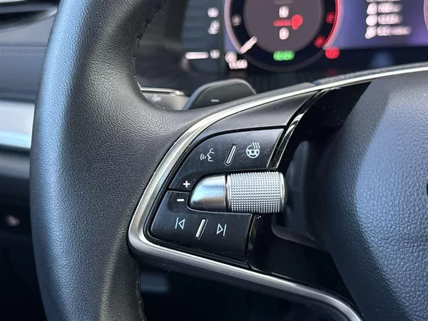 Škoda Octavia Combi 1.5 TSI DSG Selection - foto 19