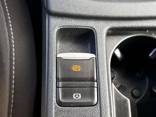 Škoda Octavia Combi 1.5 TSI DSG Selection - foto 24