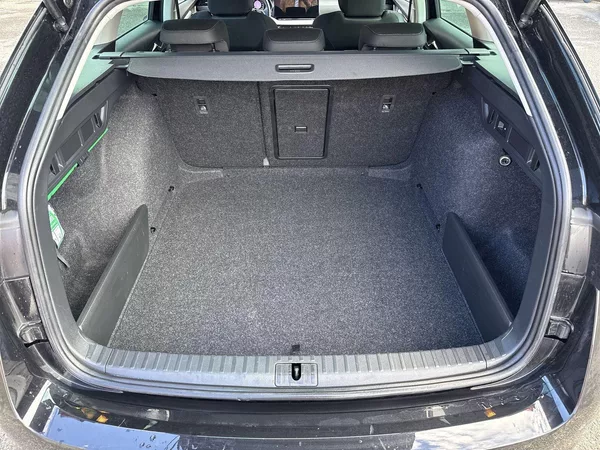 Škoda Octavia Combi 1.5 TSI DSG Selection - foto 32
