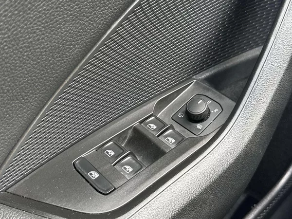 Škoda Octavia Combi 1.5 TSI DSG Selection - foto 17