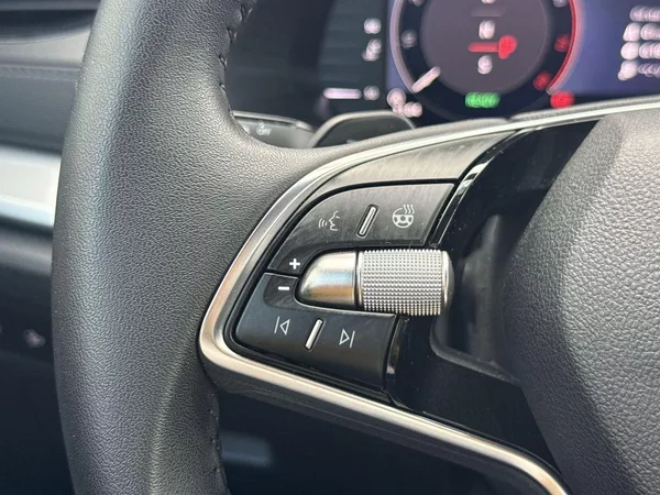 Škoda Octavia Combi 1.5 TSI DSG Selection - foto 19
