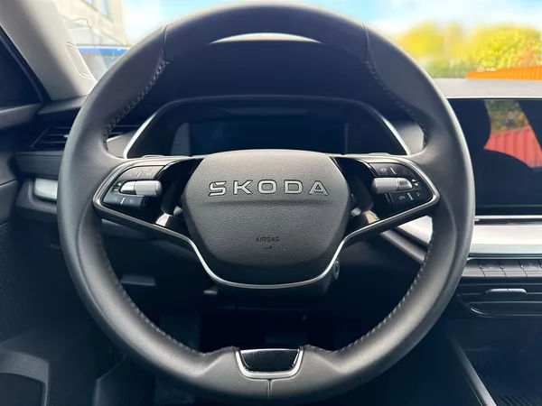 Škoda Octavia Combi 1.5 TSI DSG Selection - foto 20