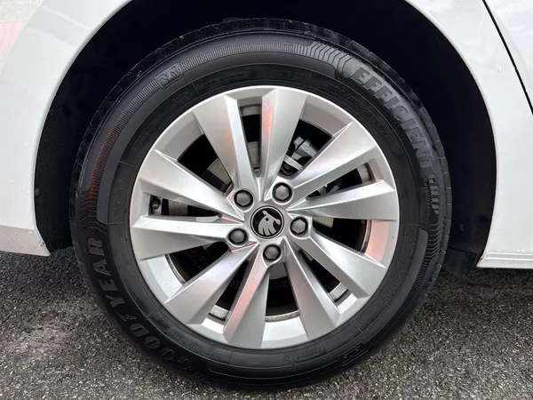 Škoda Octavia Combi 1.5 TSI DSG Selection - foto 29