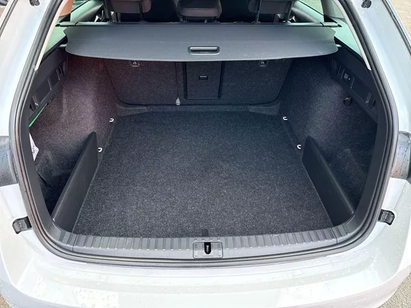 Škoda Octavia Combi 1.5 TSI DSG Selection - foto 31