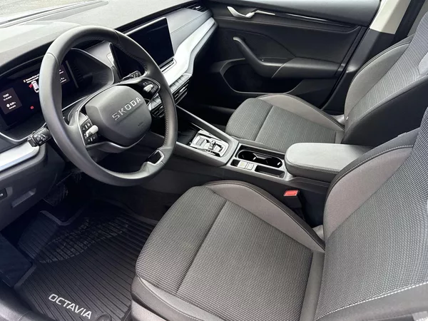 Škoda Octavia Combi 1.5 TSI DSG Selection - foto 7