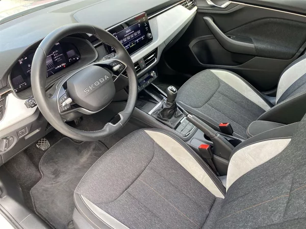 Škoda Scala 1.0 TSI Top Selection - foto 6