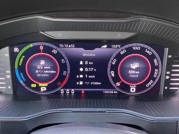 Škoda Superb Combi iV 1.4 TSI DSG Style - foto 11