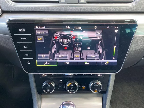 Škoda Superb Combi iV 1.4 TSI DSG Style - foto 12
