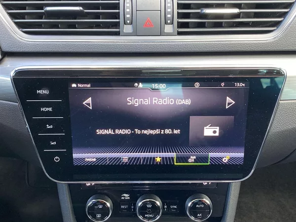 Škoda Superb Combi iV 1.4 TSI DSG Style - foto 13