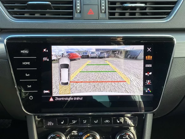 Škoda Superb Combi iV 1.4 TSI DSG Style - foto 15