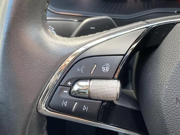 Škoda Superb Combi iV 1.4 TSI DSG Style - foto 23