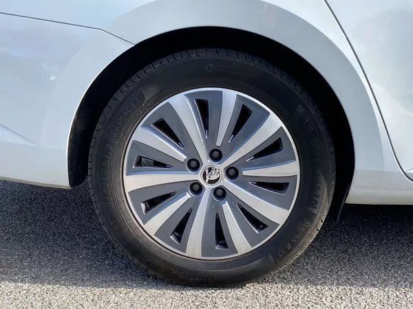 Škoda Superb Combi iV 1.4 TSI DSG Style - foto 32