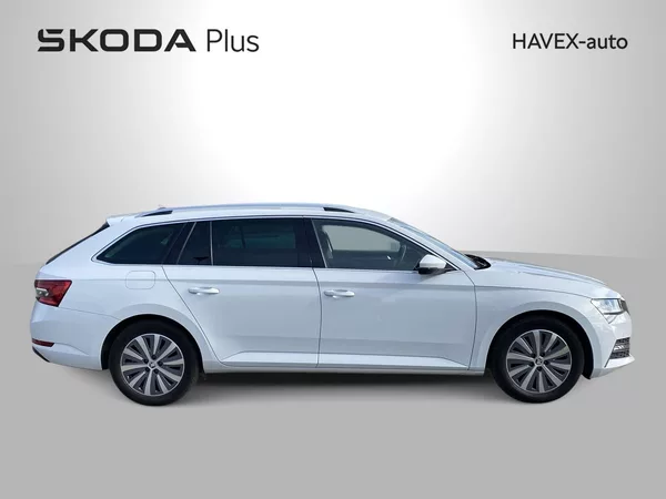 Škoda Superb Combi iV 1.4 TSI DSG Style - foto 34
